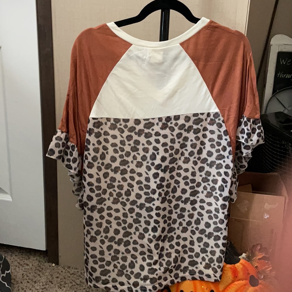 🐆 Rust & Roar Ruffle Top - Picture 5 of 5